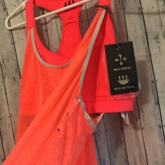 Abercrombie & Fitch  Athletic workout top - Picture 4 of 10